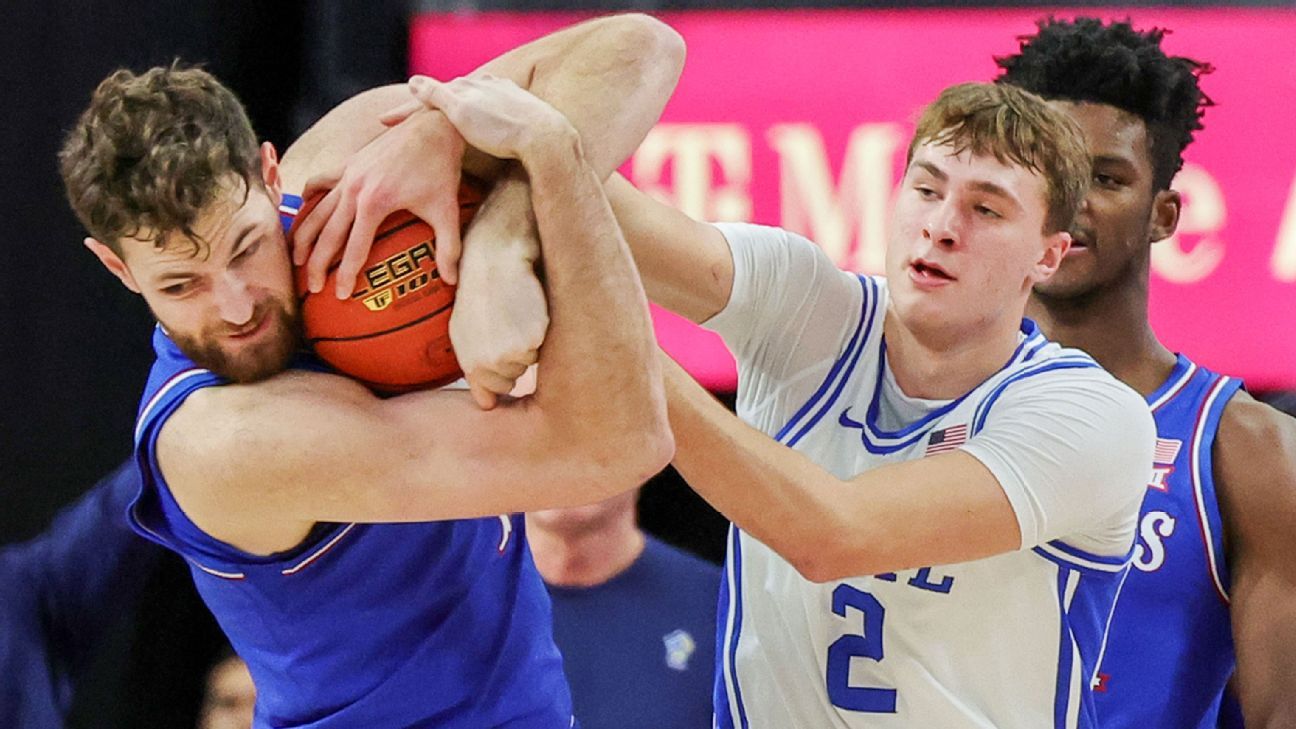 kansas-basketball-dickinson-ejection