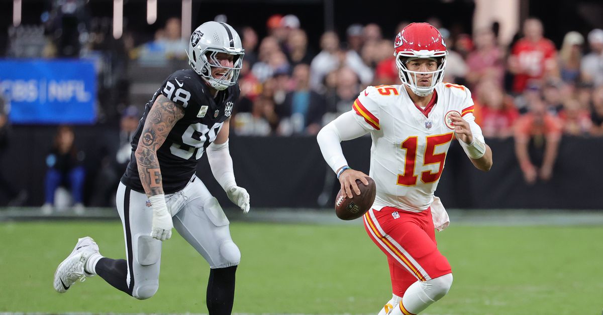 raiders-chiefs-black-friday