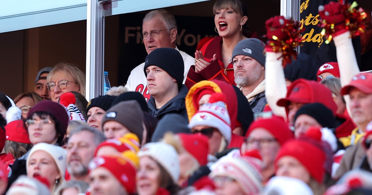 taylor-swift-kansas-city-chiefs-souvenirs