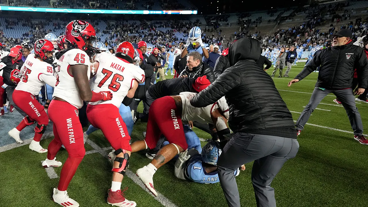 college-football-rivalry-week-brawls