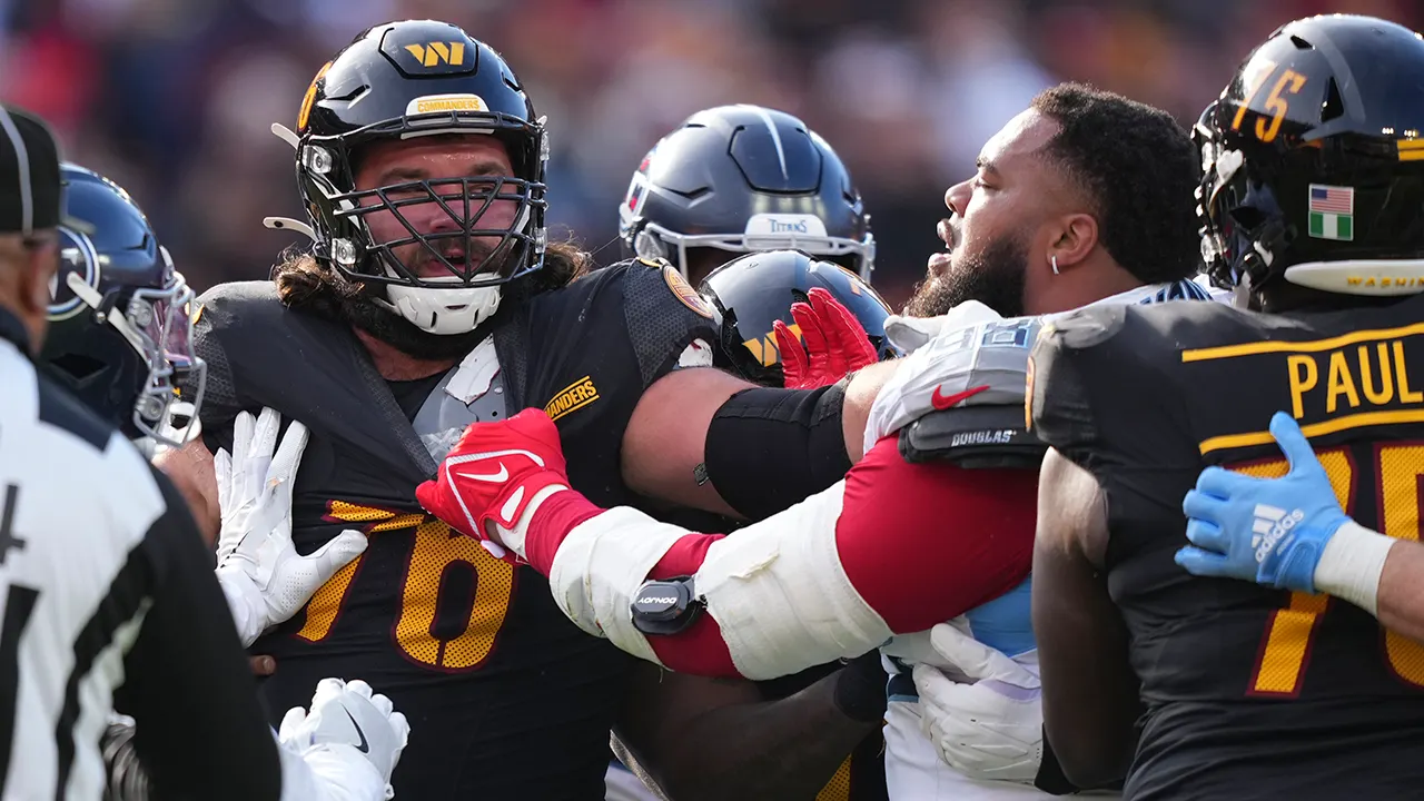 commanders-titans-player-altercation