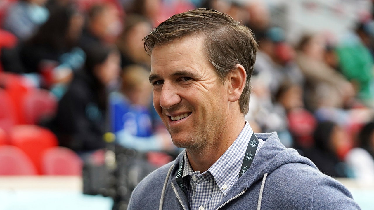 eli-manning-tom-brady-rivalry