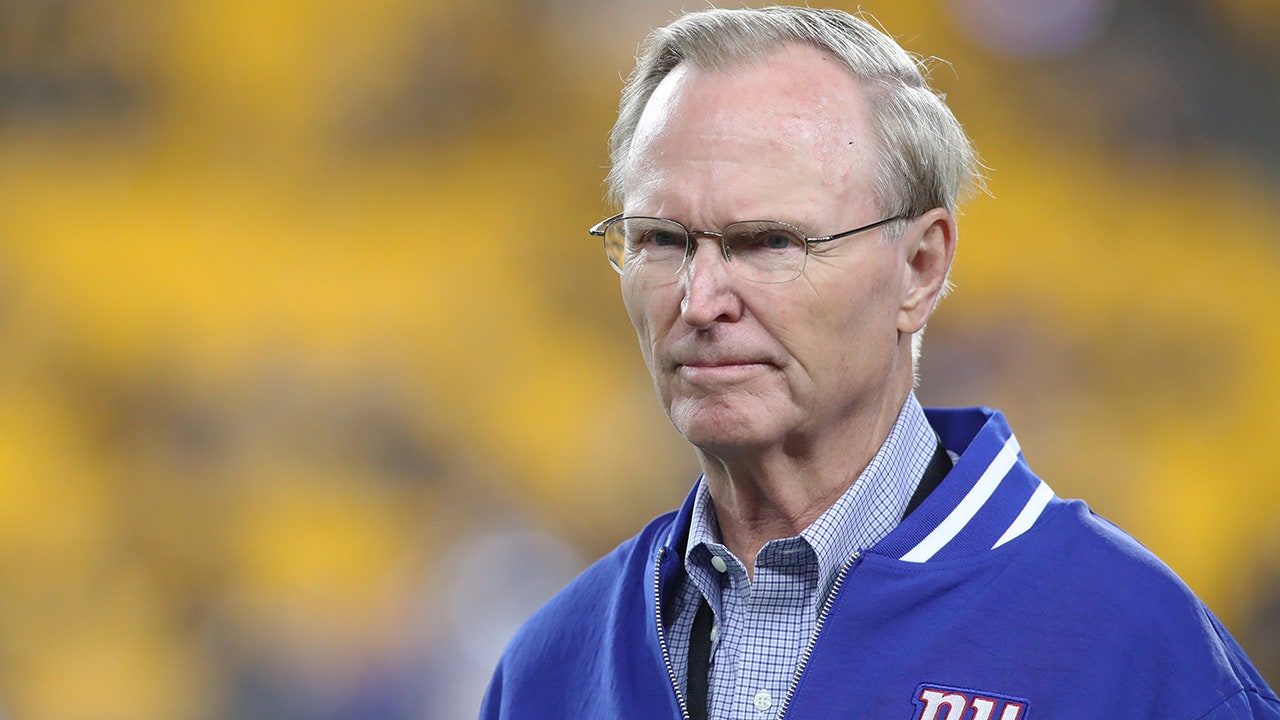 john-mara-giants-fan-protest