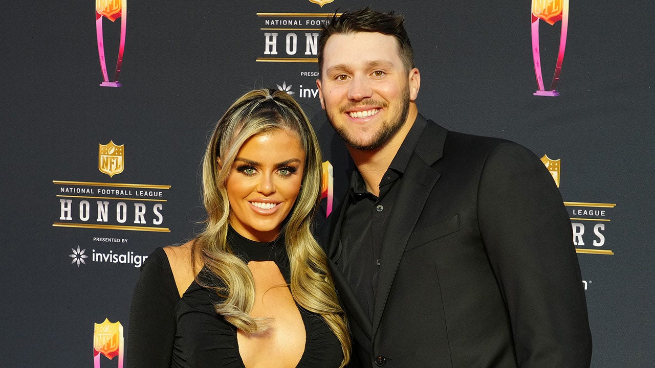 josh-allen-ex-girlfriend-hacking-cte-comment