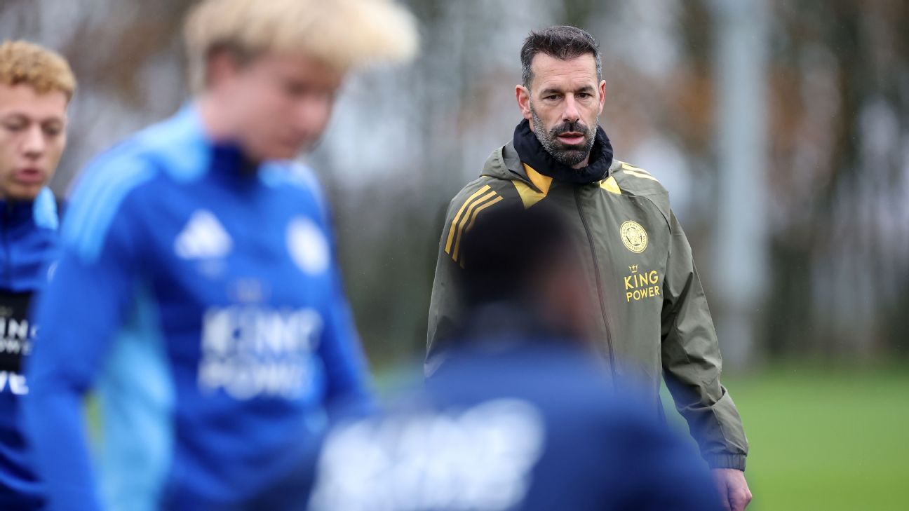 leicester-city-van-nistelrooy-tactics