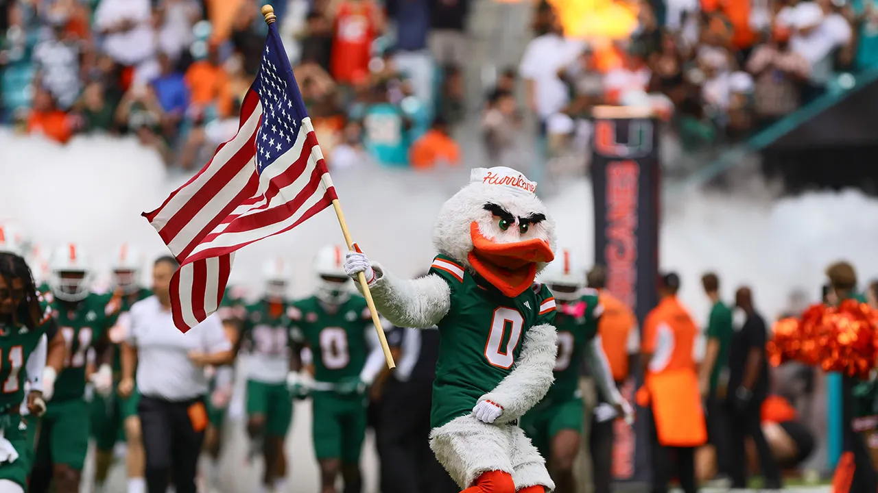 miami-mascot-syracuse-upset