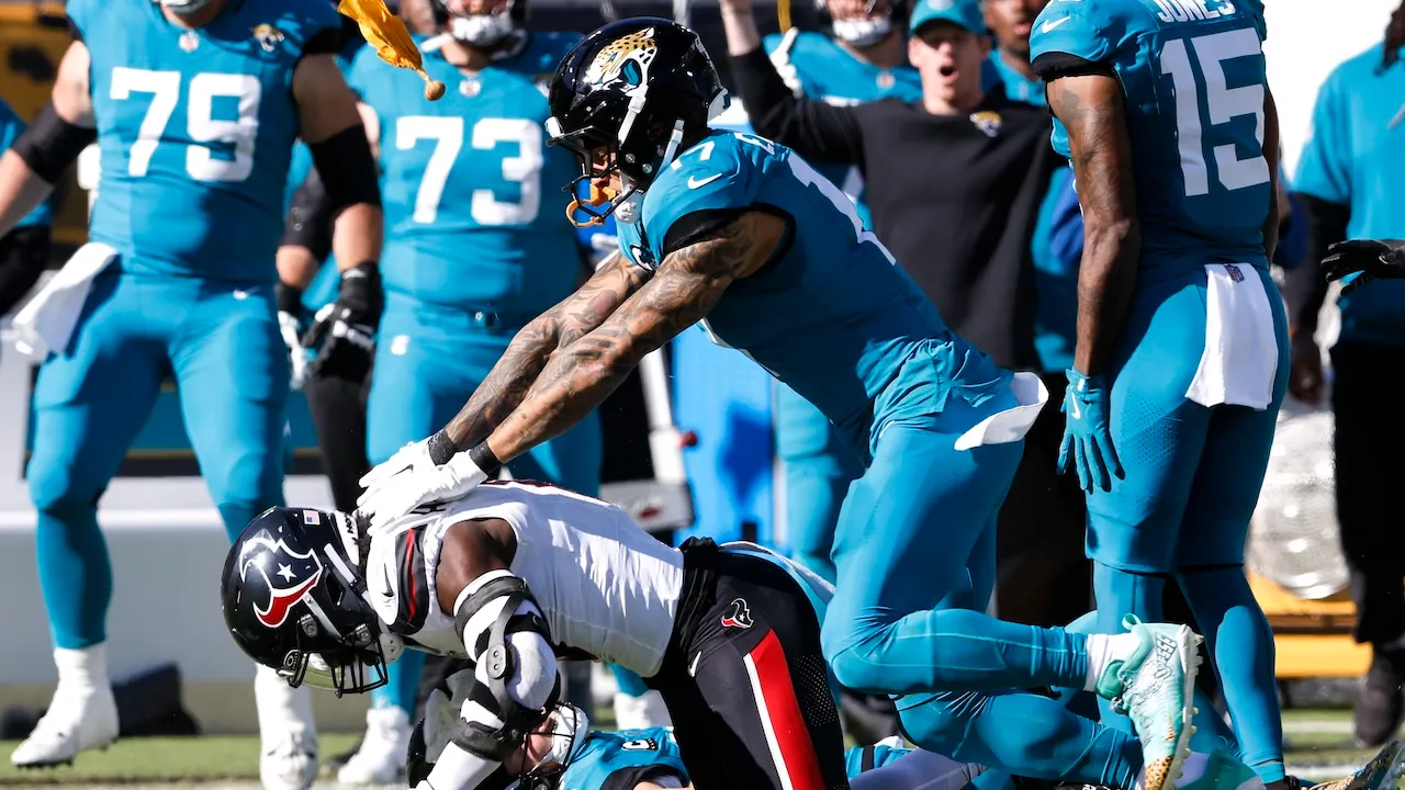 nfl-trevor-lawrence-teammate-fined