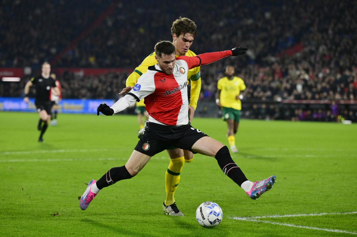 santiago-gimenez-feyenoord-goal-disappointment