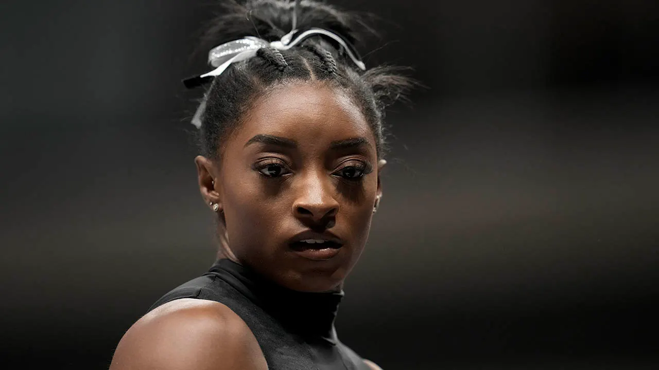 simone-biles-pilates-challenges