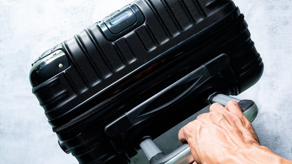 basketball-star-suspension-suitcase