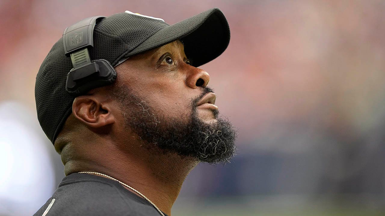 bears-pursuit-steelers-coach-tomlin