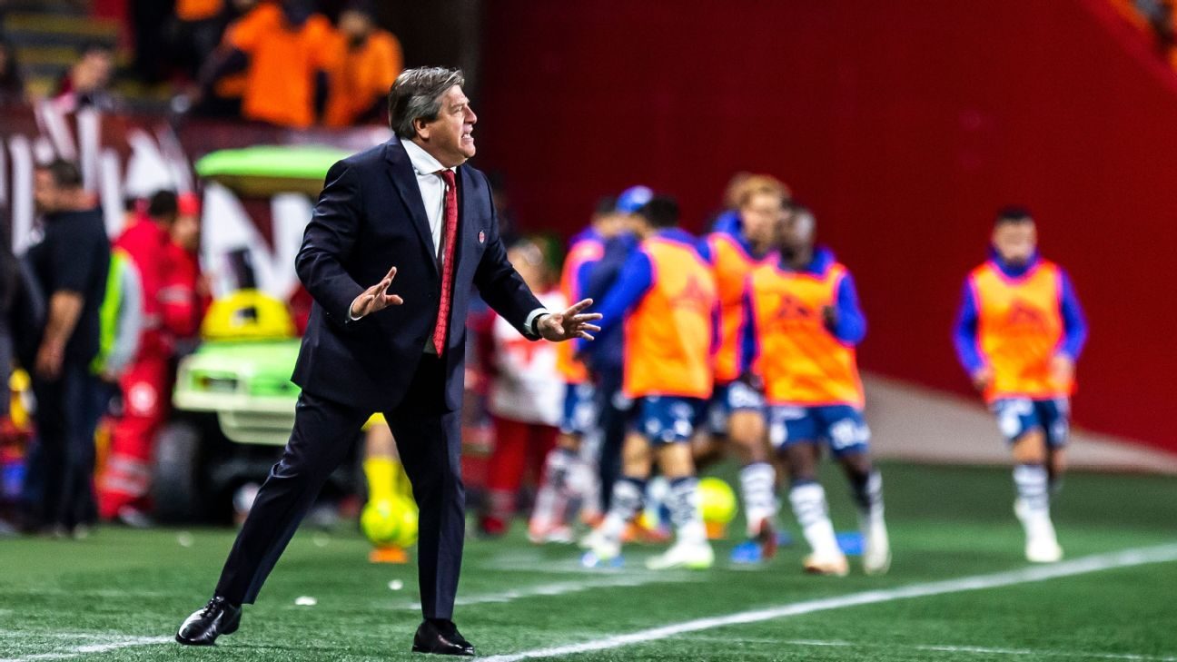 miguel-herrera-costa-rica-coach