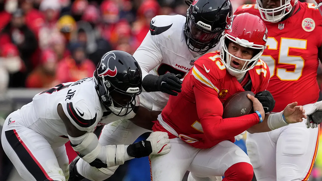 nfl-referees-controversy-chiefs-playoff