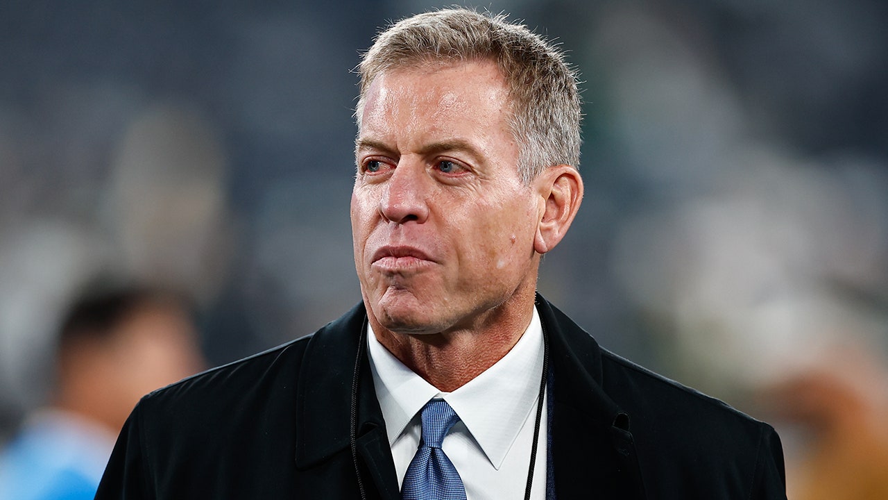 nfl-troy-aikman-officiating-accountability