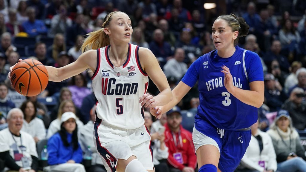 paige-bueckers-uconn-2000-points