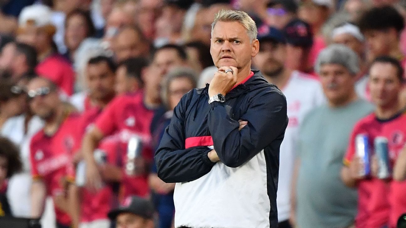 philadelphia-union-carnell-coach
