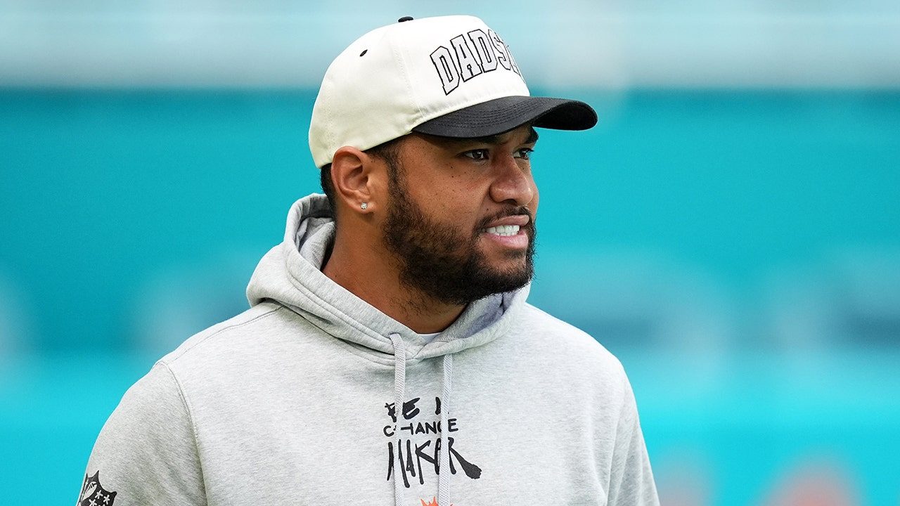 tua-tagovailoa-playoff-injury