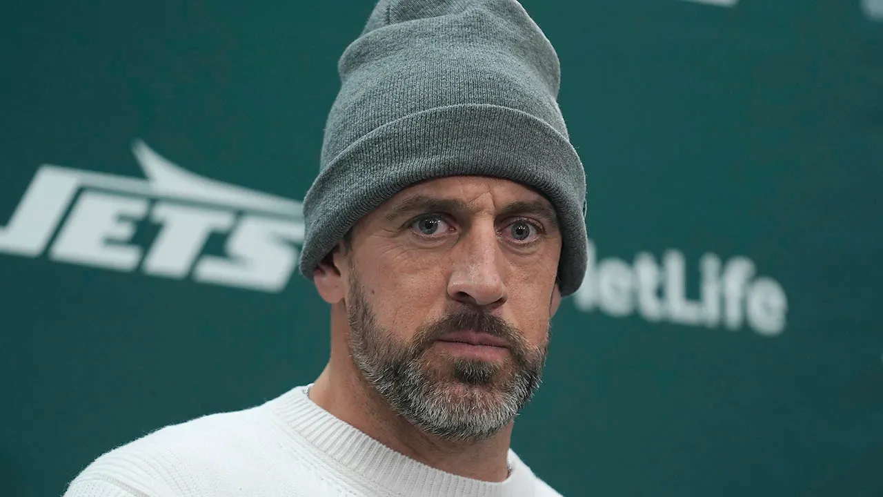 aaron-rodgers-trans-athletes-debate