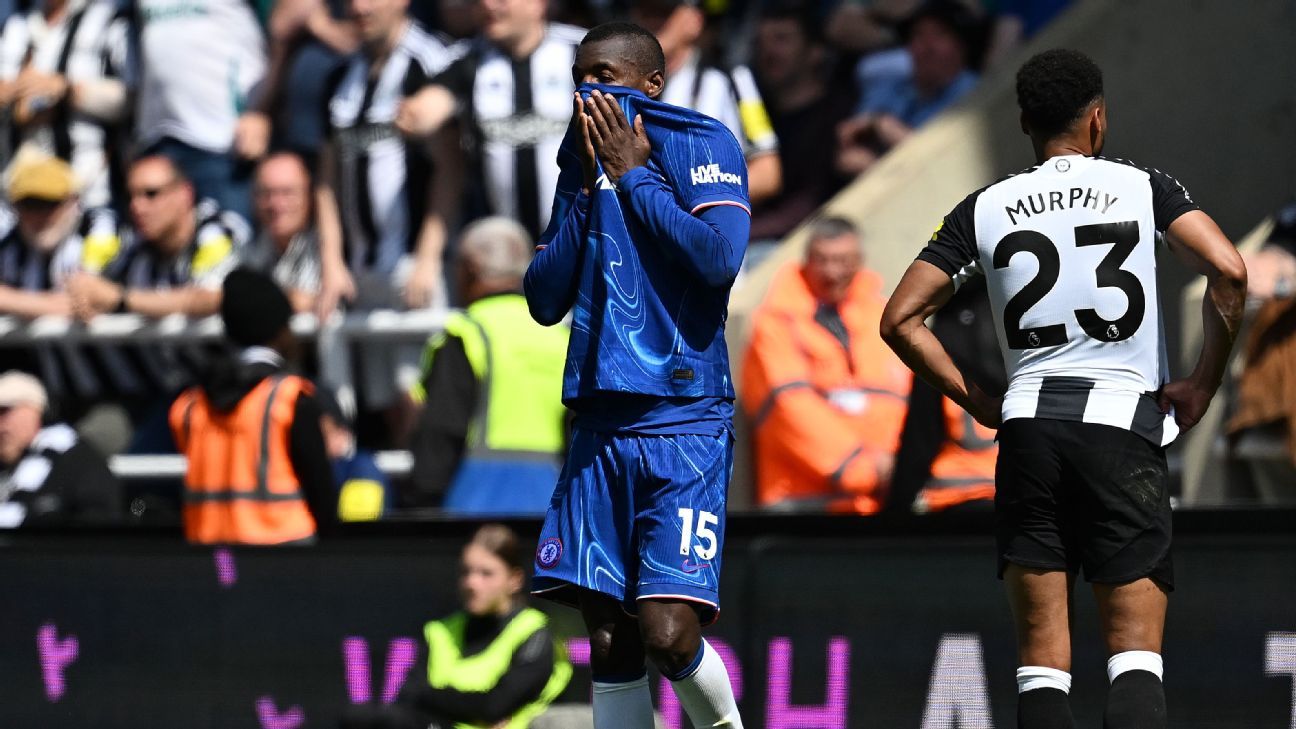 chelsea-jackson-red-card-striker