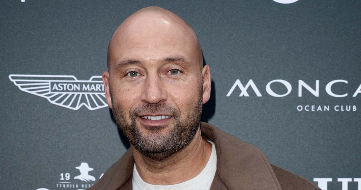 derek-jeter-graduation-university-of-michigan