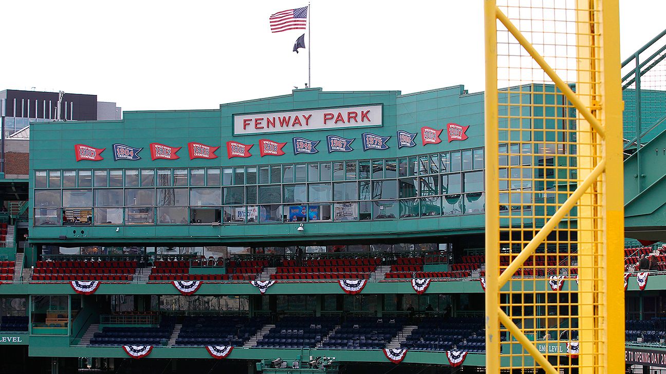 concession-workers-strike-fenway