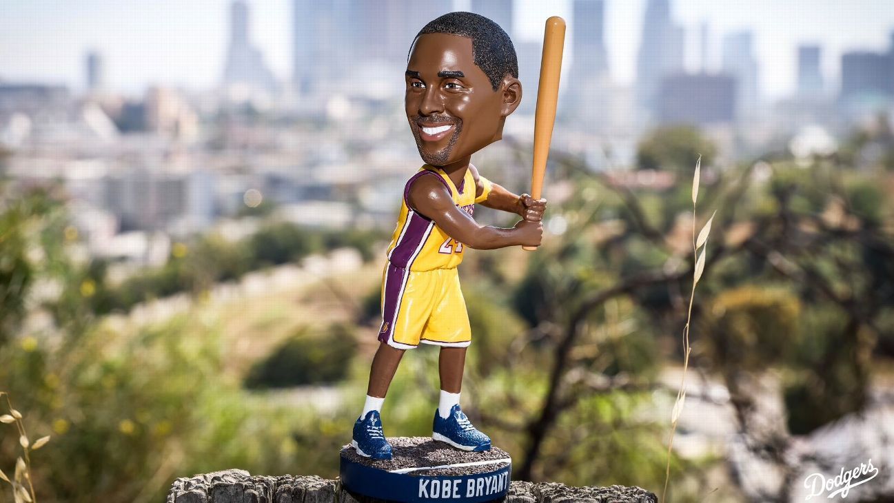 dodgers-kobe-bryant-bobblehead-giveaway