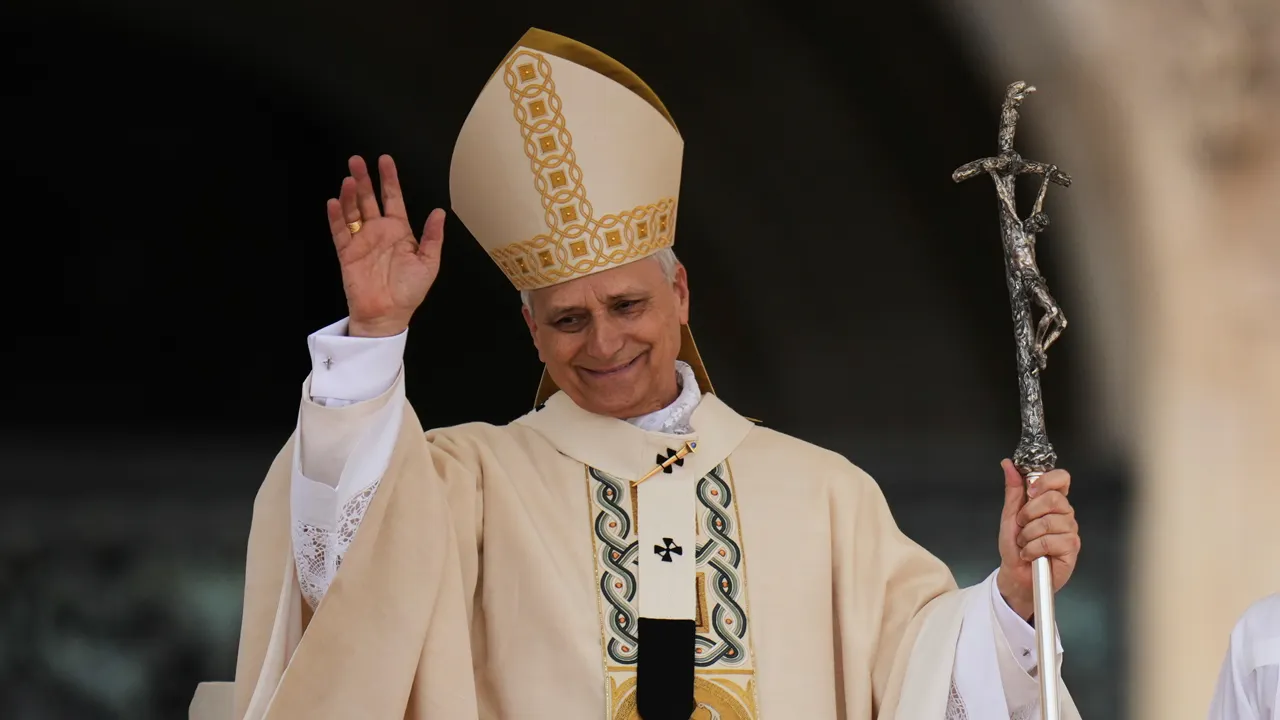pope-leo-xiv-white-sox-jersey
