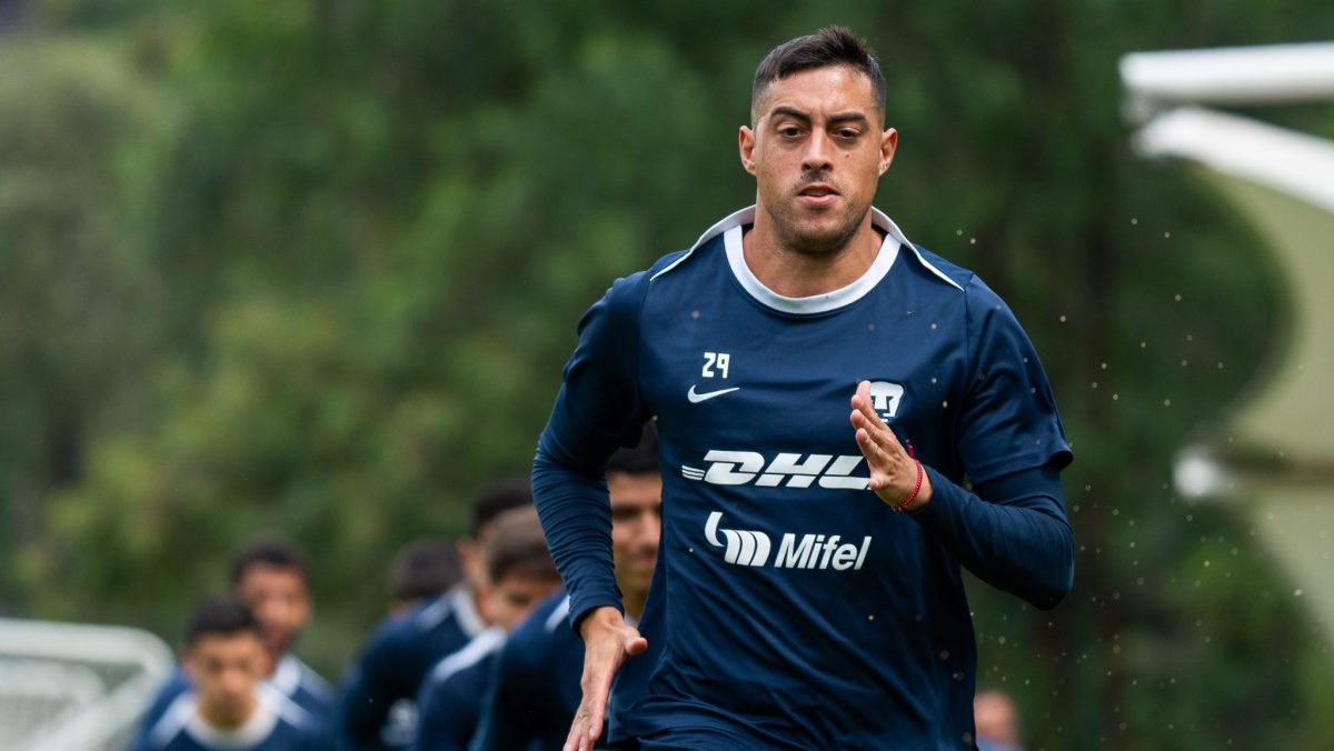 rogelio-funes-mori-leon-james-bond