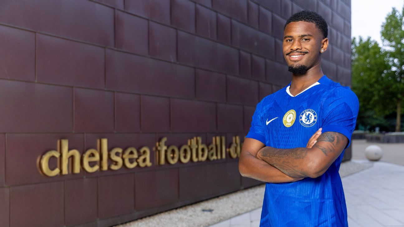chelsea-signs-jorrell-hato