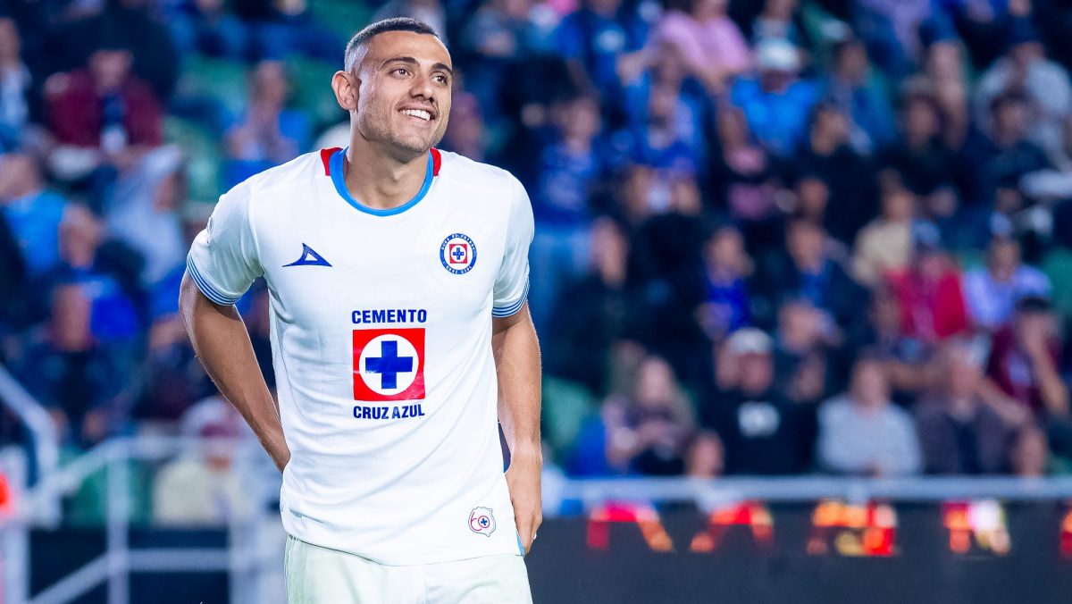cruz-azul-toro-fernandez-loan-giakoumakis