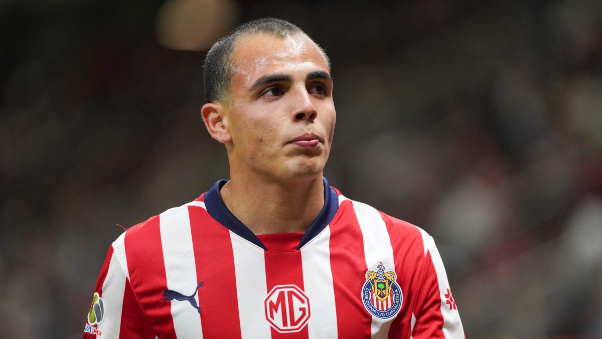 hugo-camberos-chivas-contract-renewal