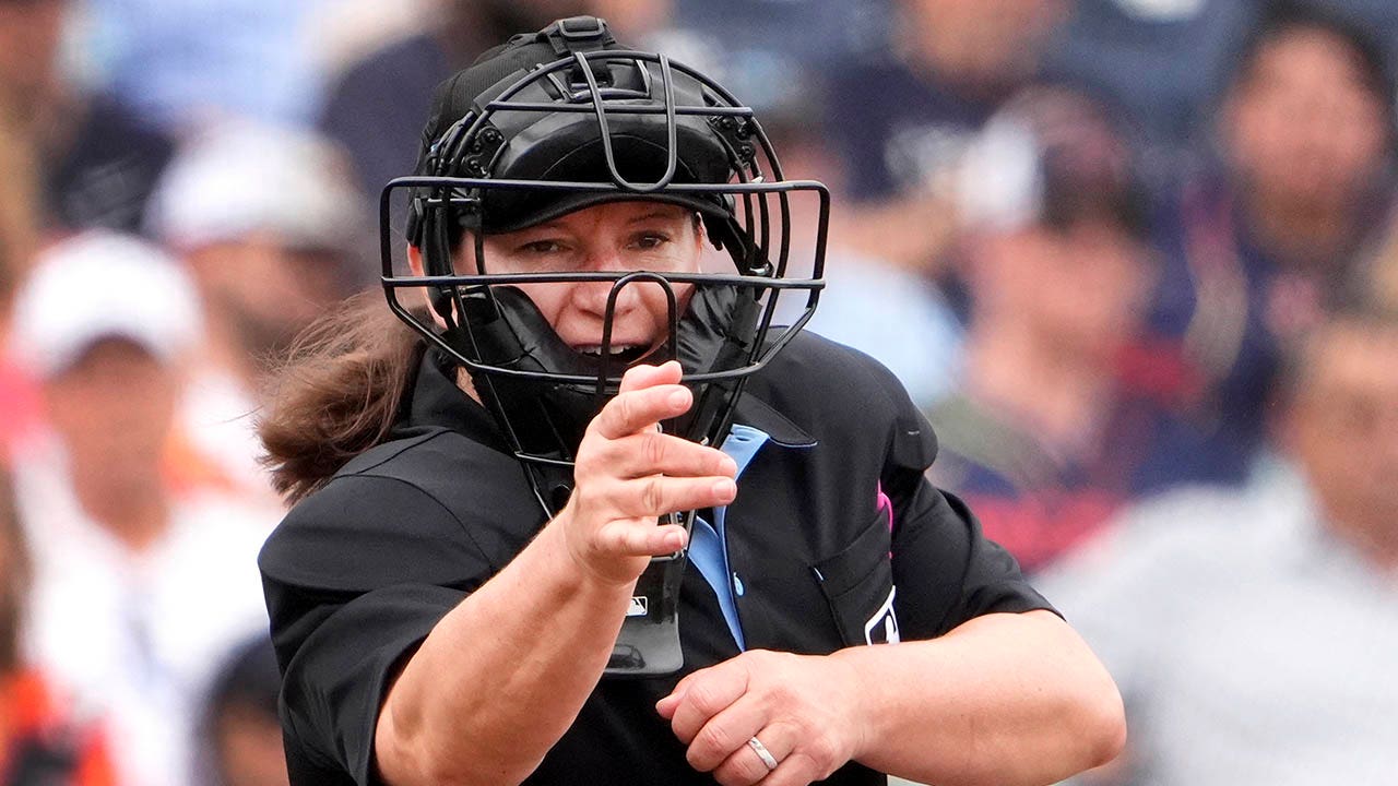 jen-pawol-mlb-first-female-umpire