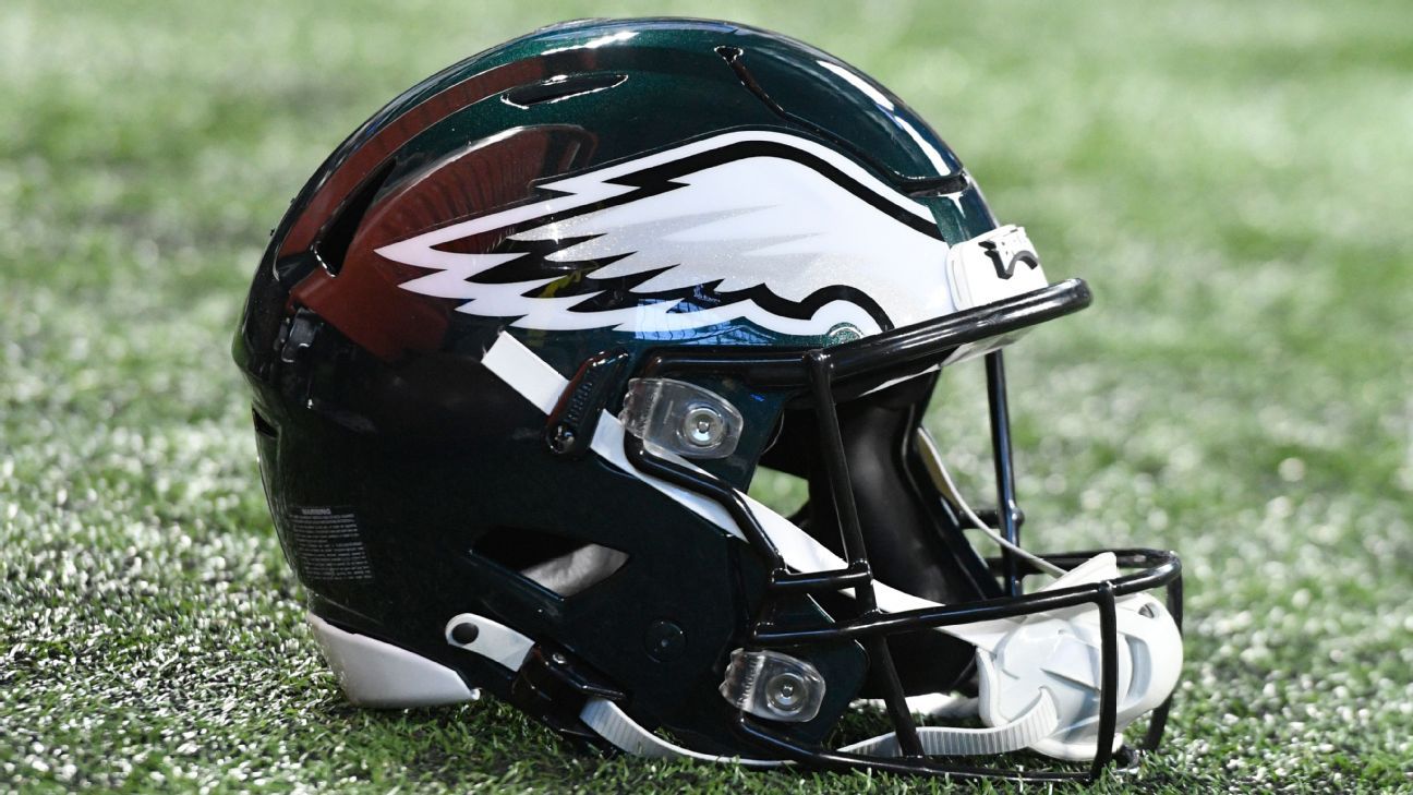 raiders-trade-bennett-eagles-booker-iv