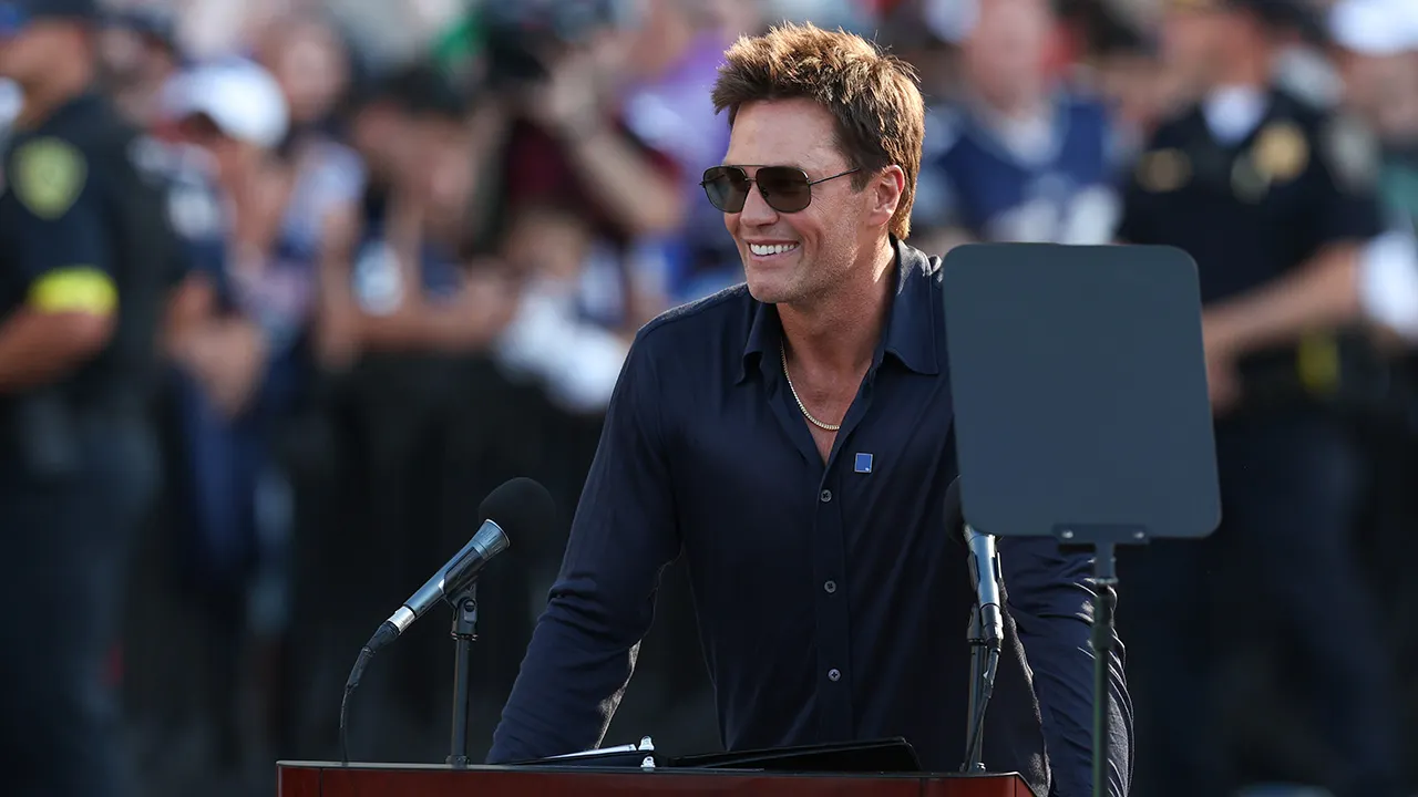 tom-brady-statue-unveiling