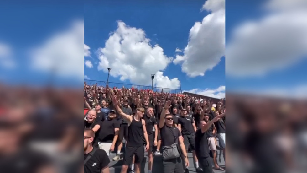 ukrainian-soccer-nazi-salutes